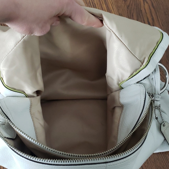 White Coach pebbled soft leather hobo bag - Picture 6 of 6